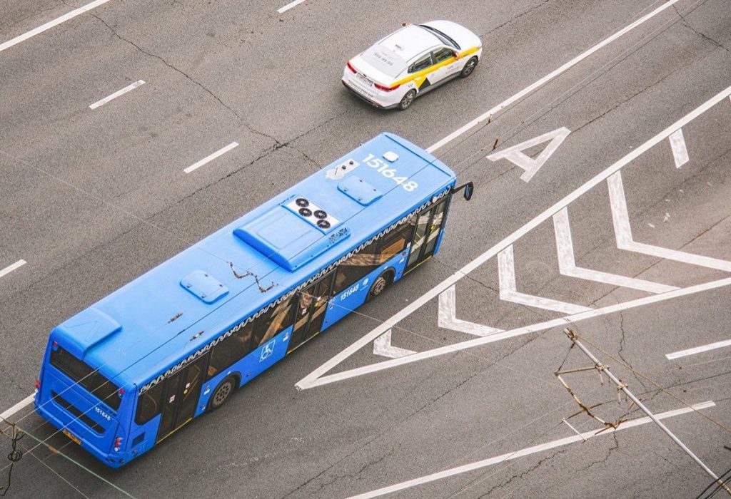 Схему движения автобусов №142 и П129 временно скорректировали. Фото: сайт мэра Москвы