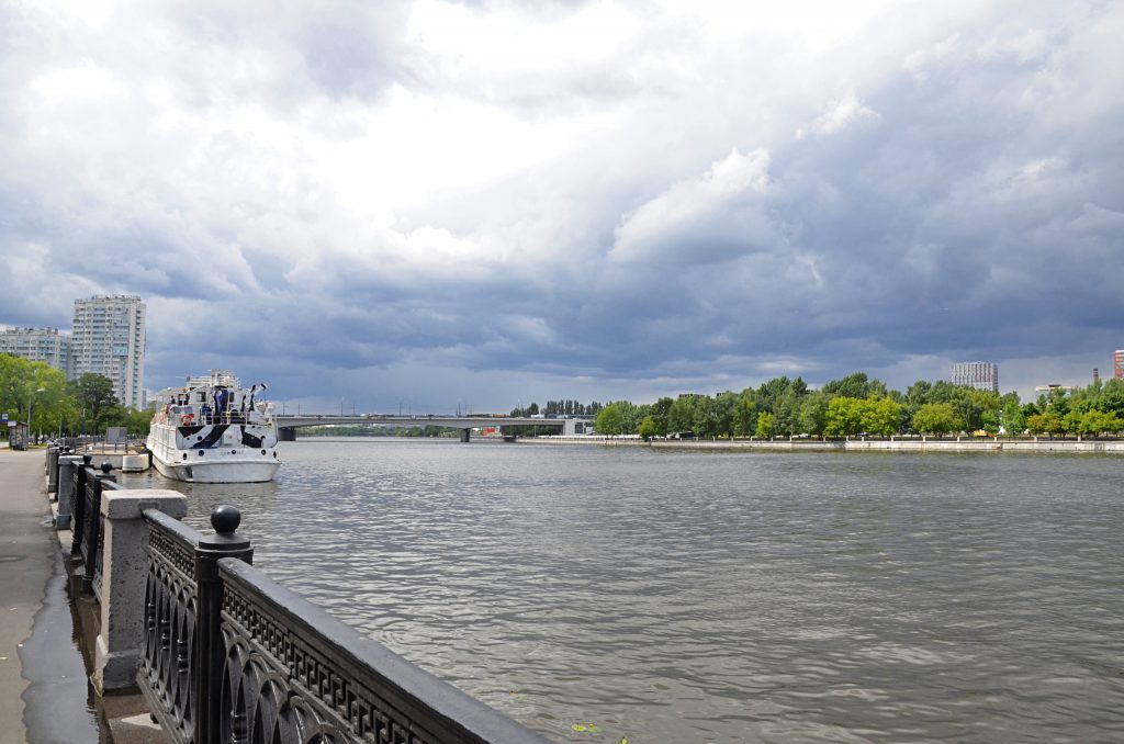 Облачная погода и дождь ожидаются в столице. Фото: Анна Быкова