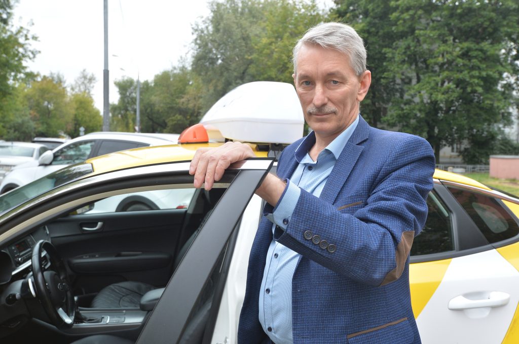 30 августа 2020 года. Водитель такси Сергей Бирюков за рулем практически всю жизнь. Фото: Плегия Замятина