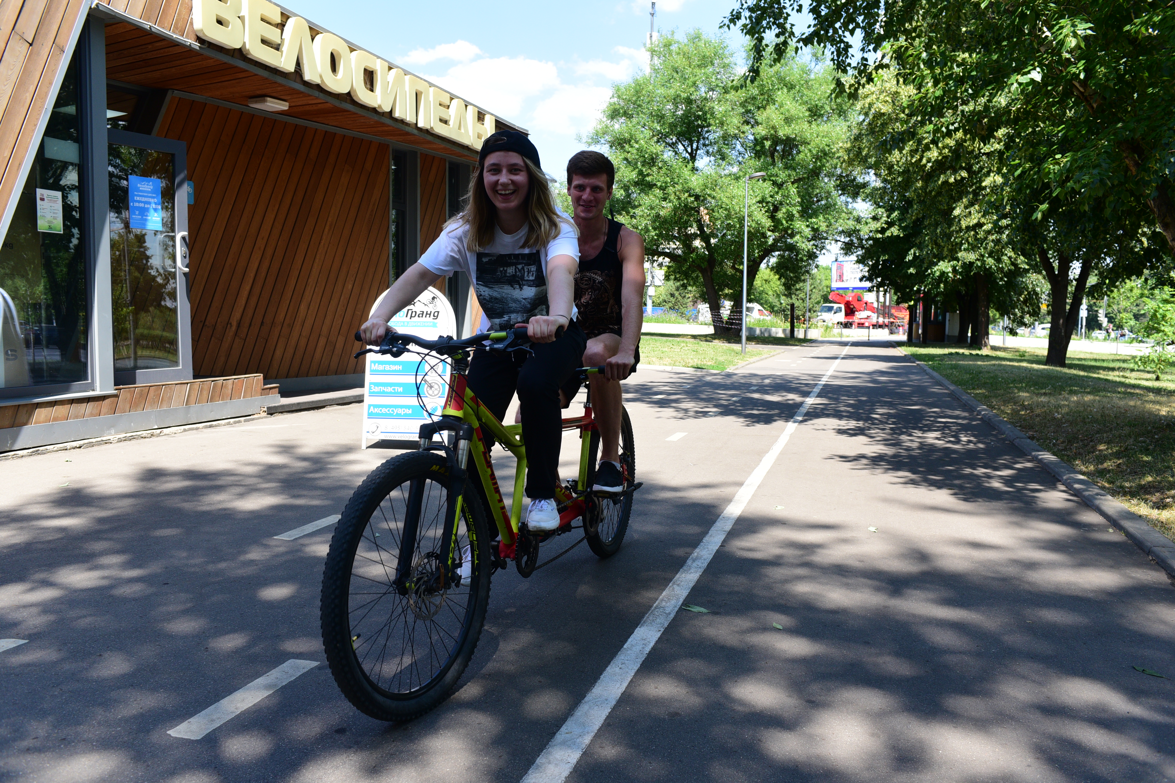 Парк «Садовники» на юге Москвы снизил цены на аренду велосипедов и самокатов