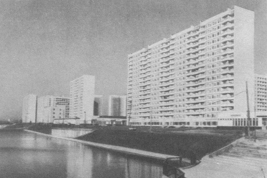 БЫЛО: Братеевская пойма напоминала пустырь с домами (1990). Фото: PASTVU.COM