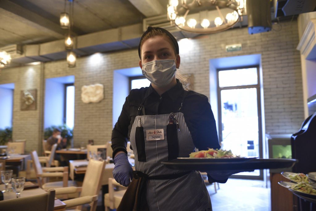 В Великобритании посетителям ресторанов запретят выпивать после трапезы. Фото: Пелагия Замятина «Вечерняя Москва»
