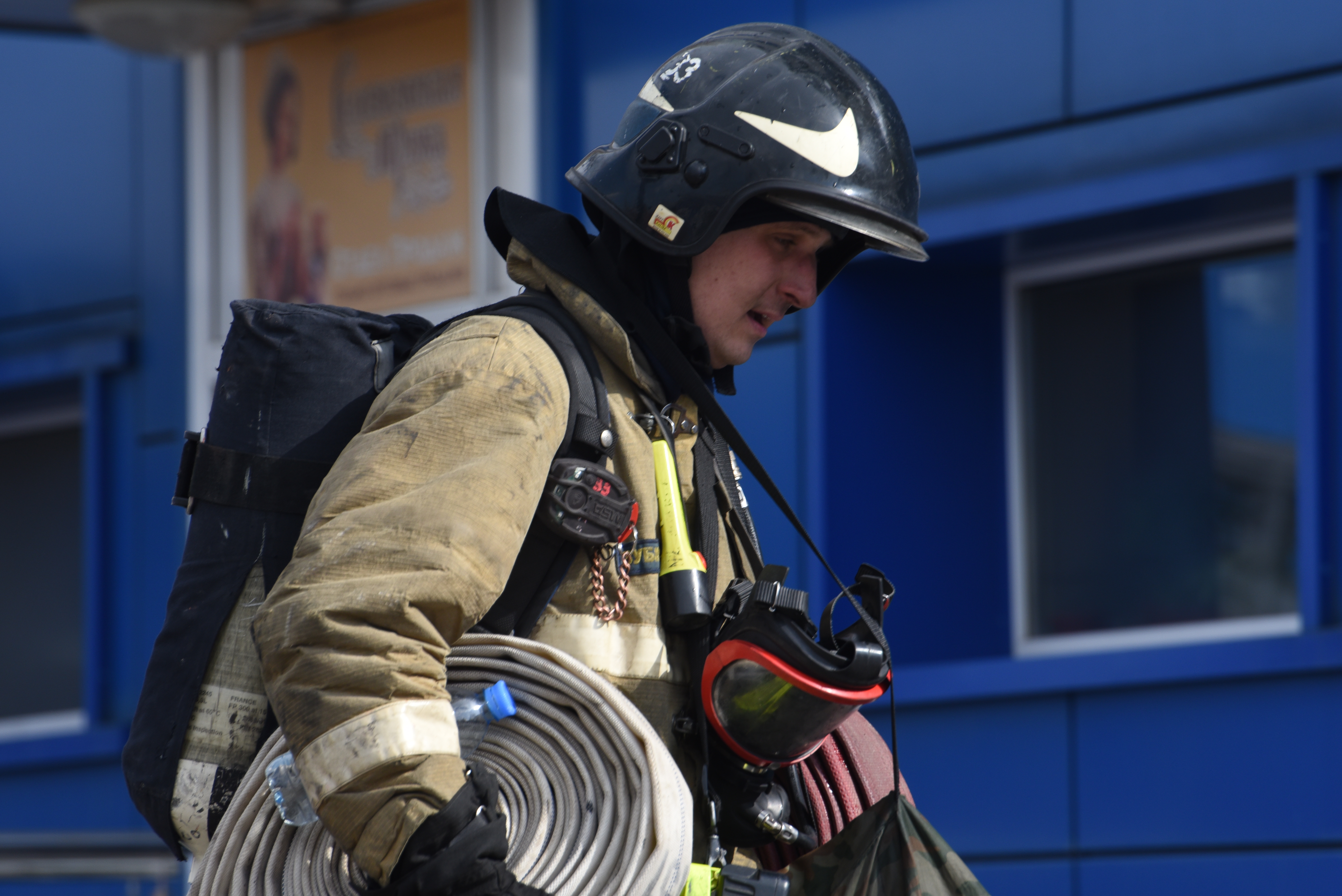 МЧС спасло четырех человек из пожара на юго-востоке Москвы