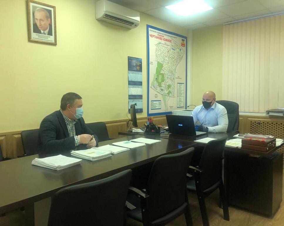 Член Общественного совета при УВД по ЮАО Марат Зайнетдинов посетил отдел полиции. Фото: пресс-служба УВД по ЮАО