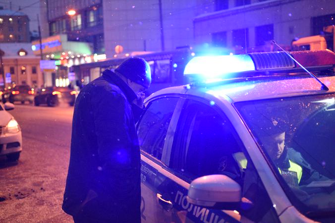 Полицейские УВД юга столицы задержали подозреваемого в краже автомобильных колес. Фото: Пелагия Замятина, «Вечерняя Москва»