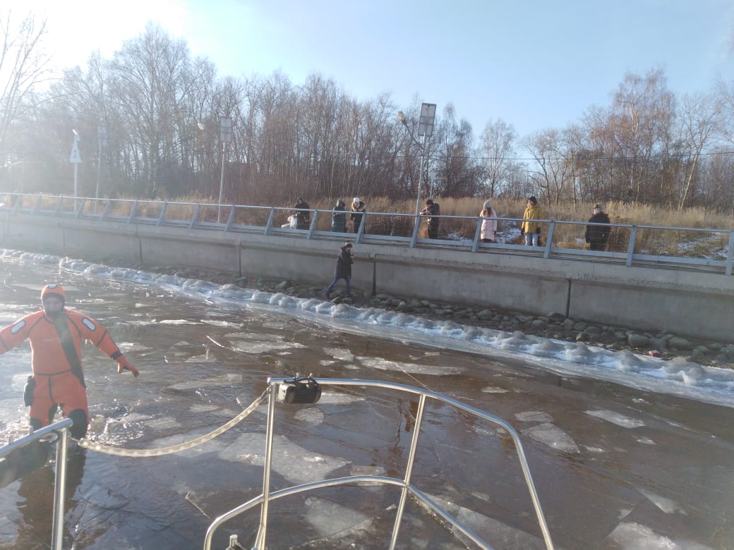 В Южном округе столицы проходят мероприятия «Тонкий лед». Фото: пресс-служба ГОЧСиПБ