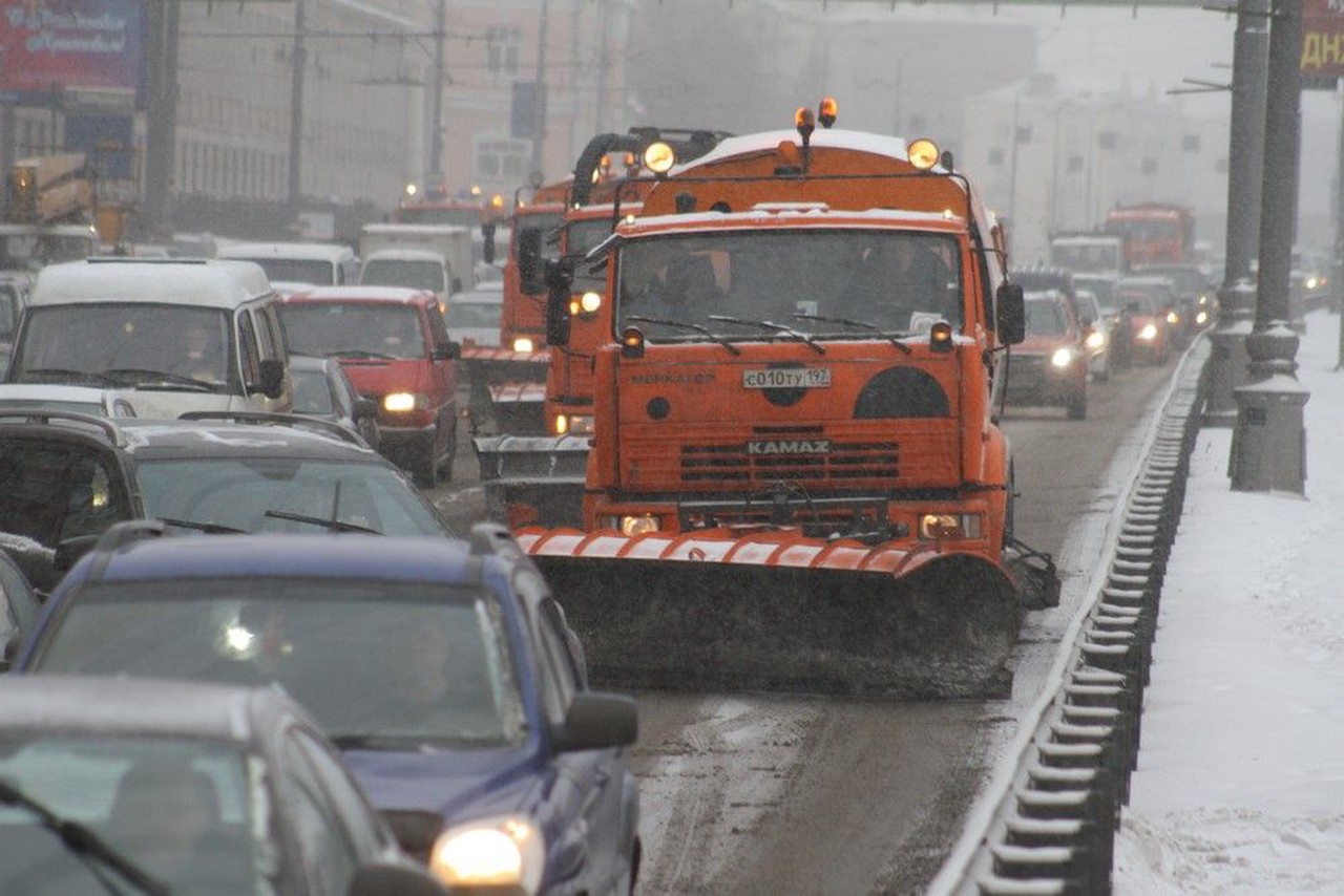 Пробки на дорогах Москвы достигли восьми баллов