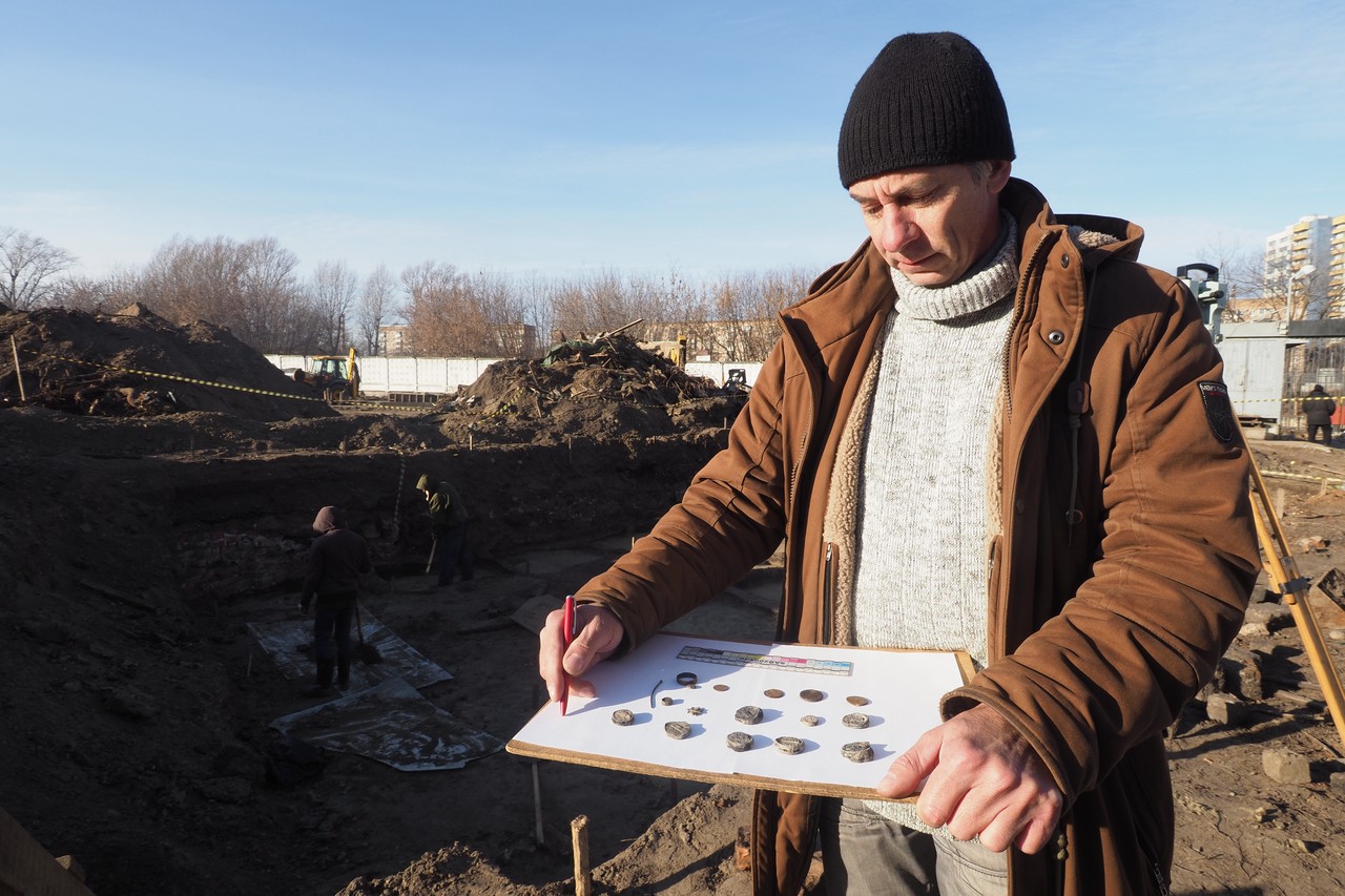 Археологи раскопали фрагменты старинных колоколов на юге Москвы