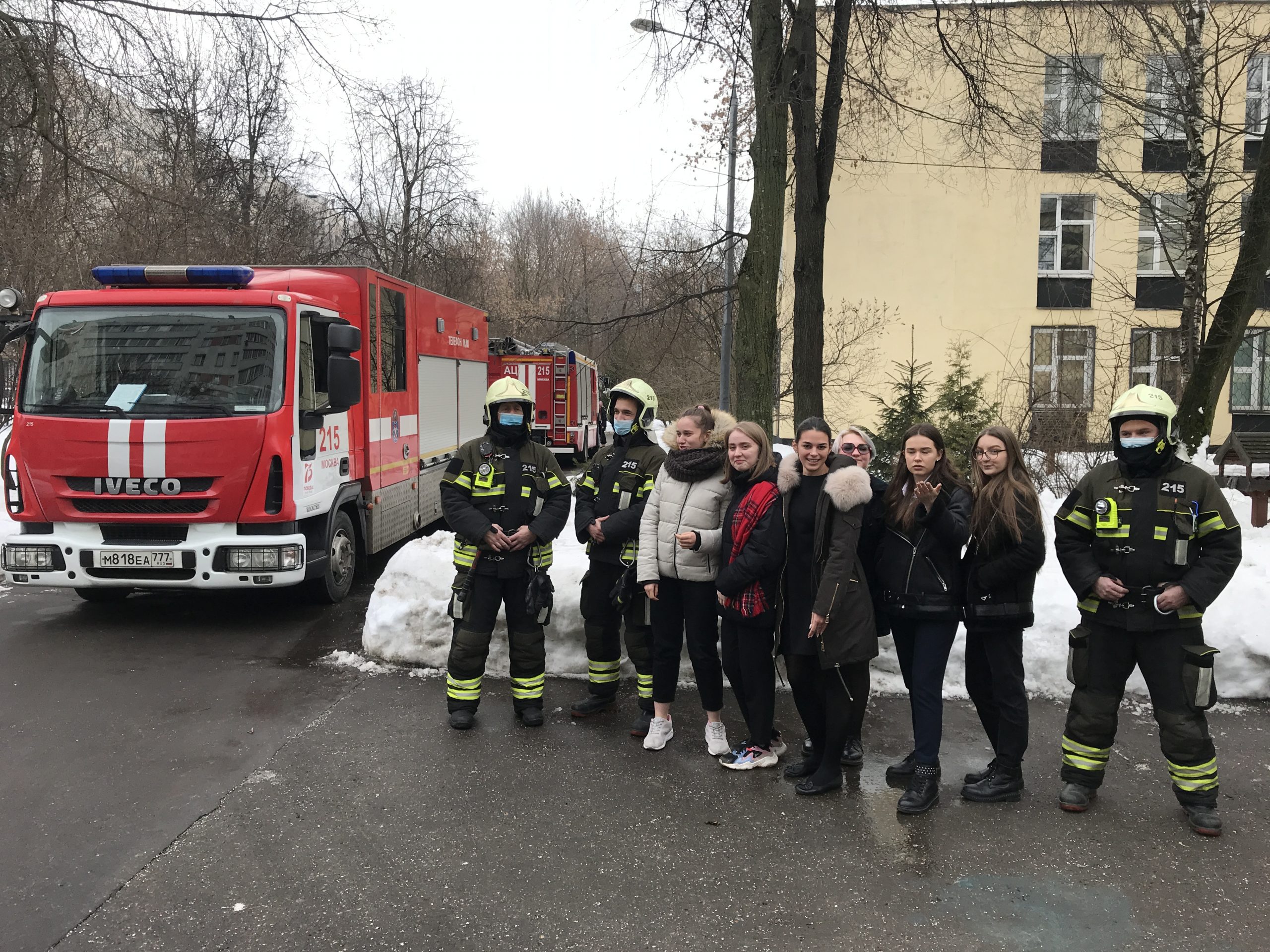 В Южном округе столицы прошла тренировочная эвакуация учащихся