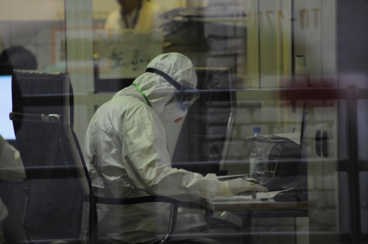 Более 1,3 тысячи случаев коронавируса выявили в Москве