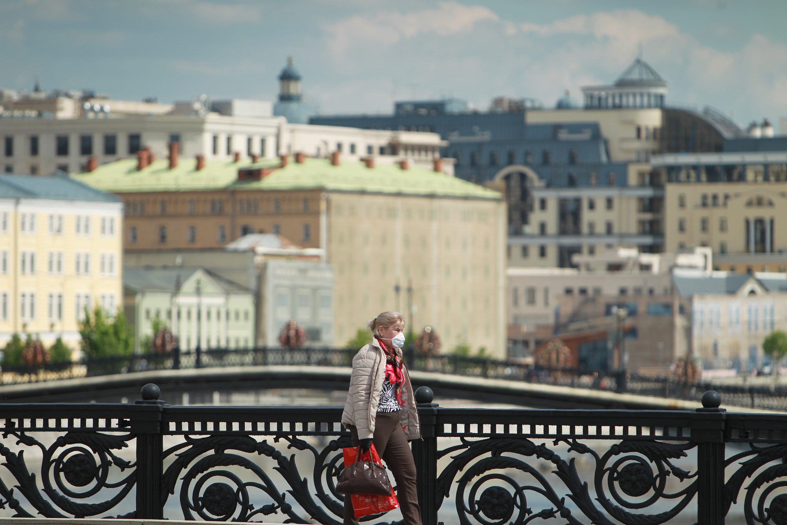 Власти Москвы и Санкт-Петербурга создадут совместный туристический проект