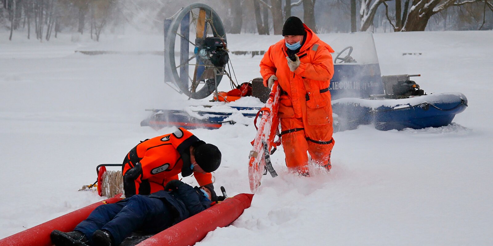 В феврале спасатели провели более 13 тысяч профилактических мероприятий на водоемах столицы
