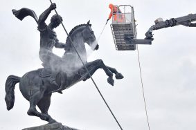 До конца апреля промоют более 1,1 тыс столичных памятников. Фото: сайт мэра Москвы