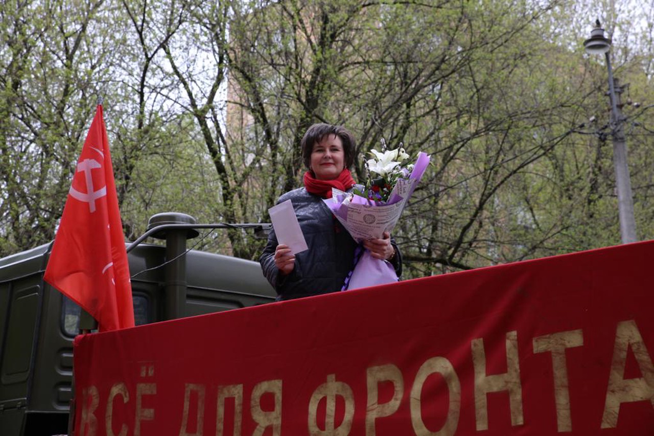 Светлана Разворотнева передала письма от детей московским ветеранам