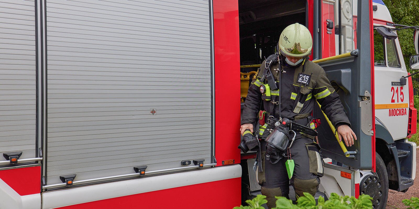 Жителям Москвы рассказали о работе 215-го пожарно-спасательного отряда