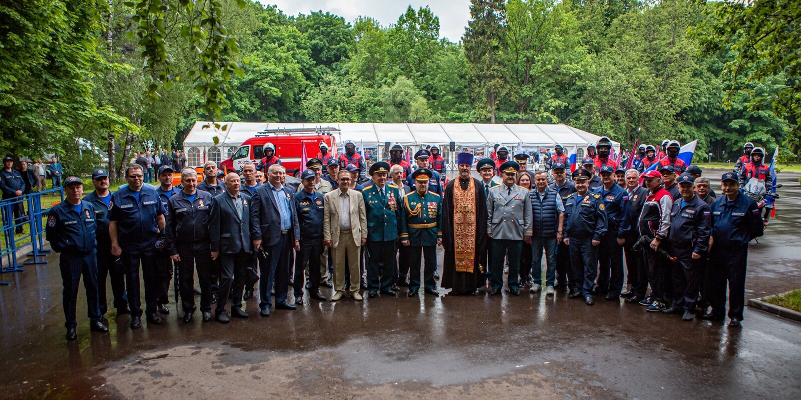 Пожарные столицы отмечают профессиональный праздник