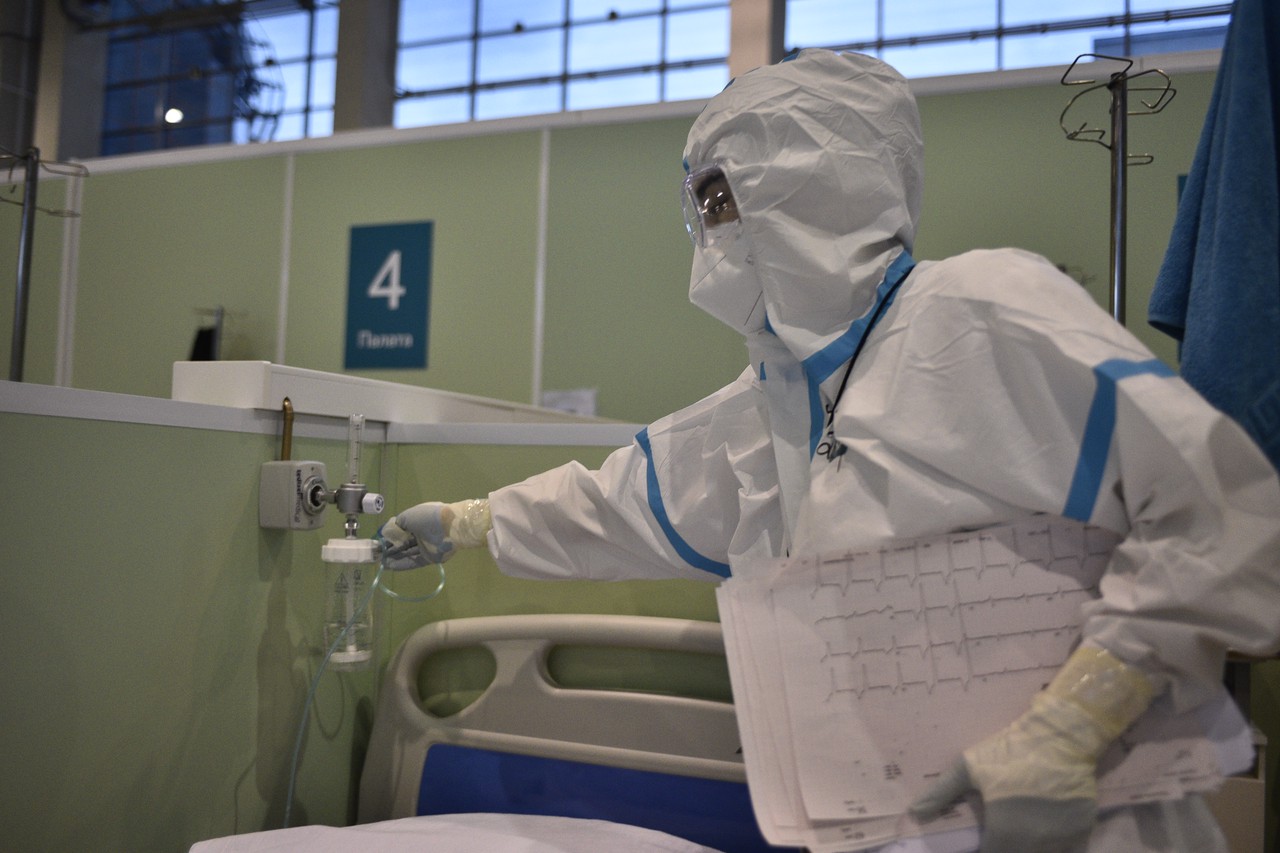 Более 6,5 тысячи случаев коронавируса зафиксировали в Москве за минувшие сутки
