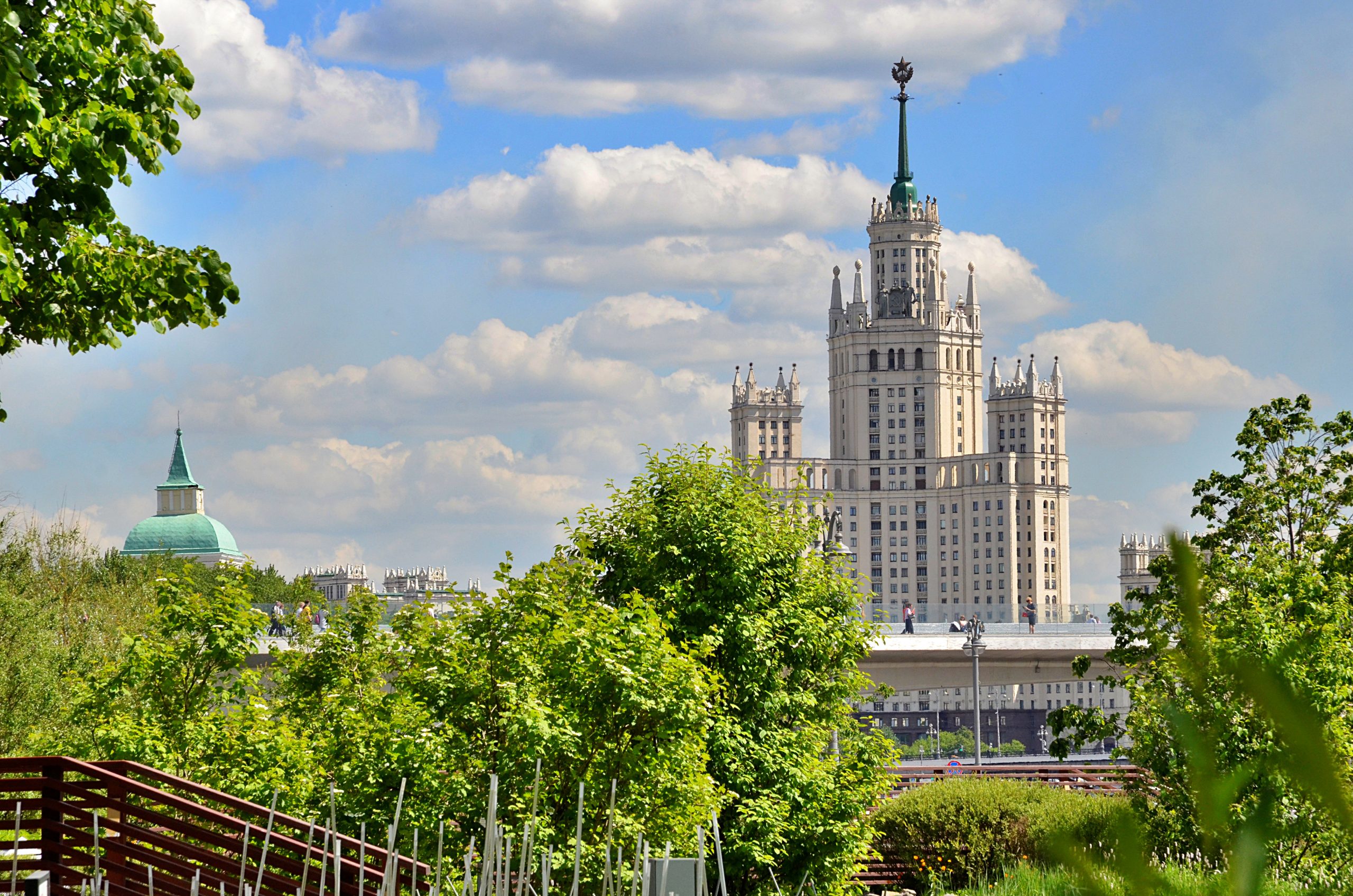 Собянин, Шойгу и Лавров открыли общественный штаб «Единой России» в Москве