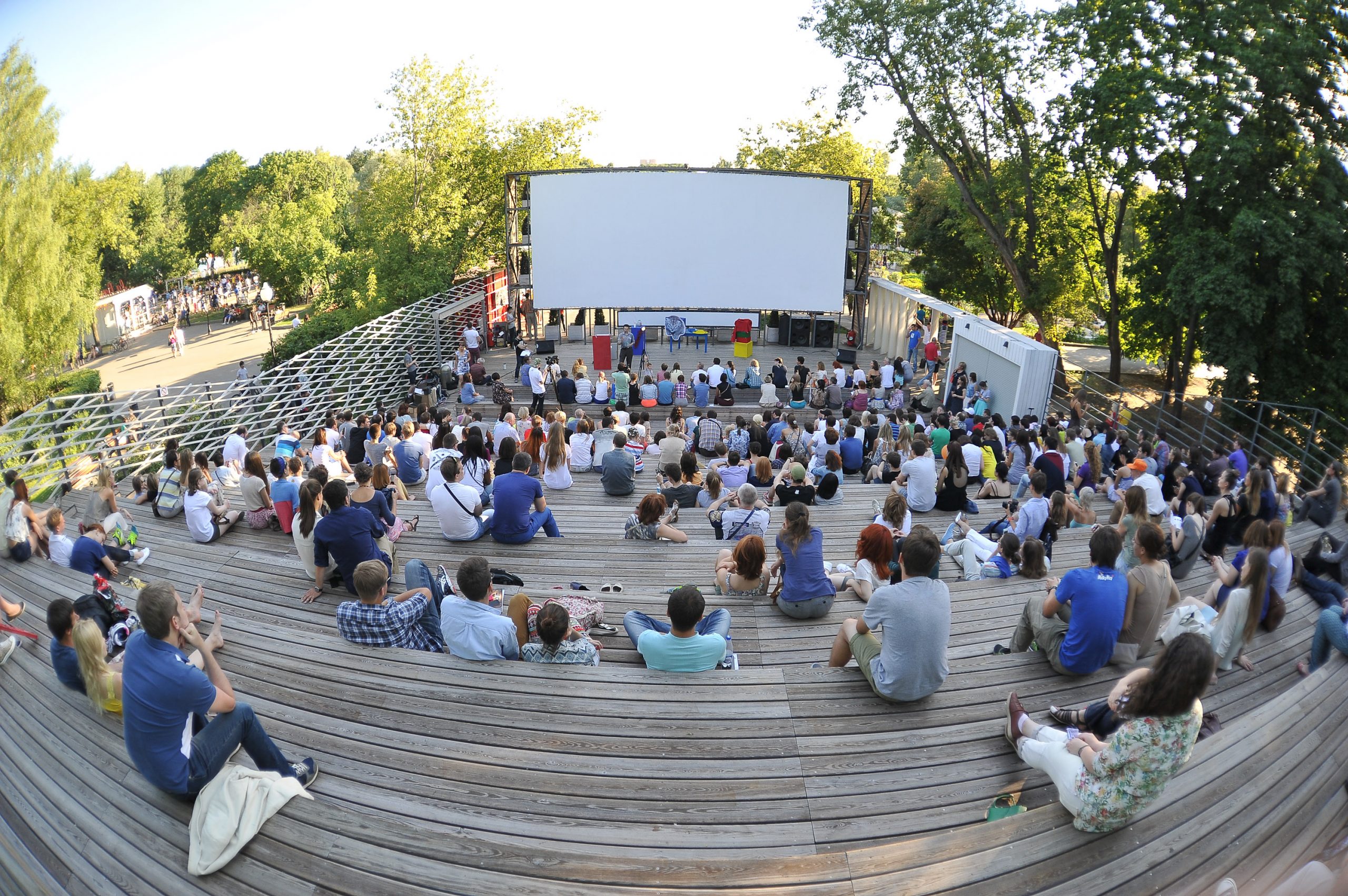 Выбор лучшего летнего кинотеатра в столичных парках предоставили москвичам