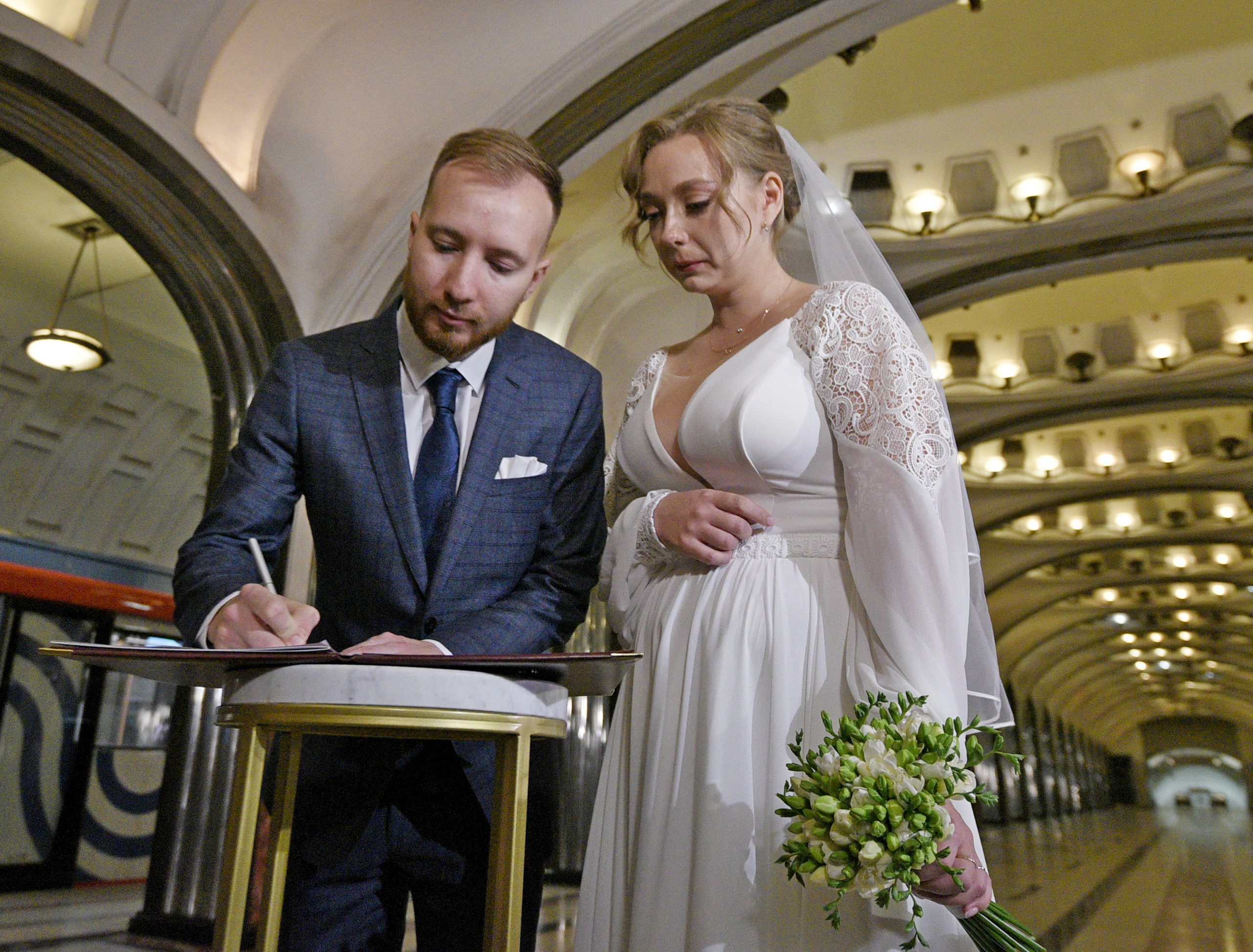 День города ознаменовался множеством заключенных браков в столице. Фото: Пелагия Замятина, «Вечерняя Москва»