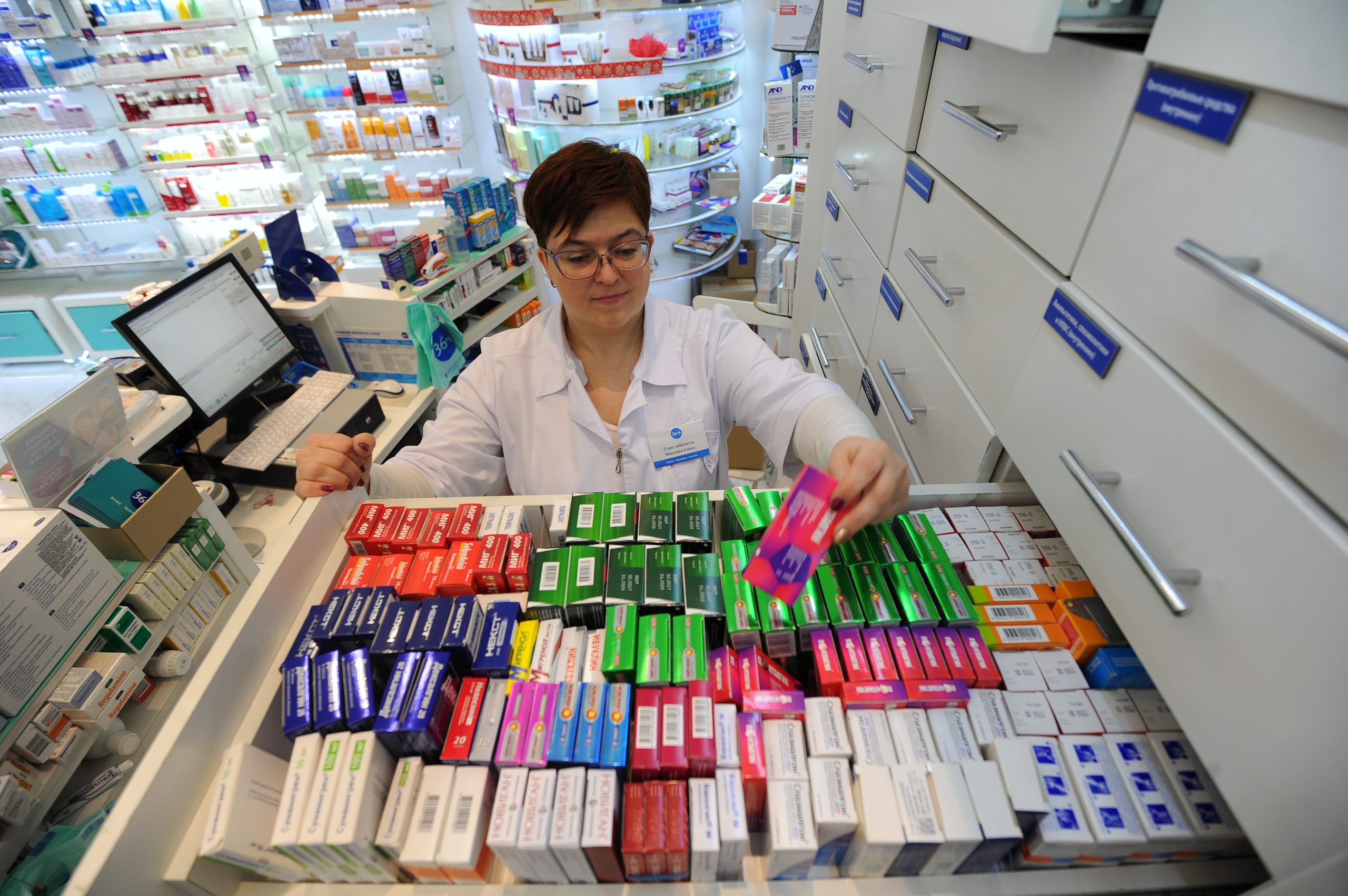 Горожане смогут получать льготные лекарства в коммерческих аптеках Москвы