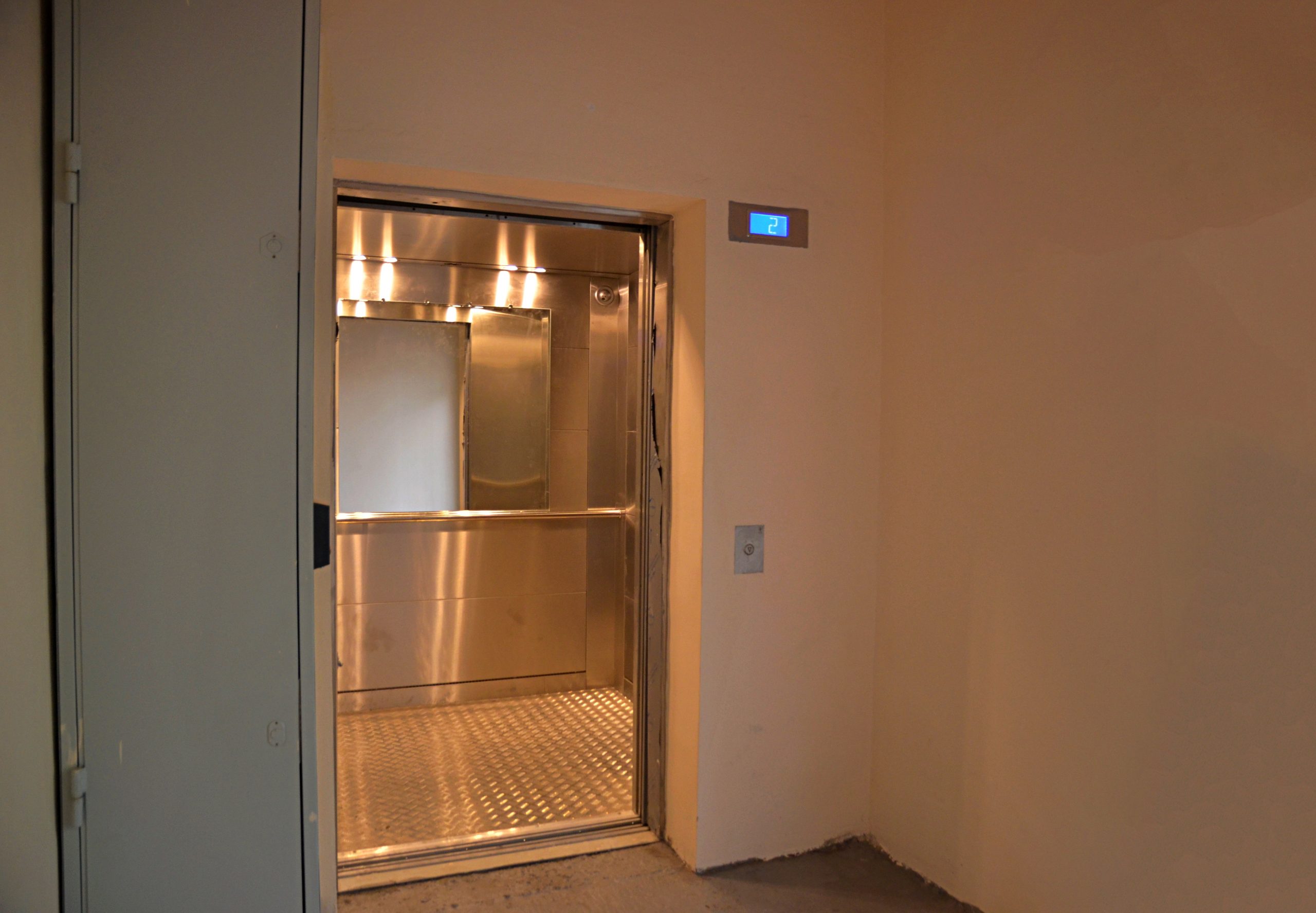 Установку лифтов больницы имени Юдина согласовали в Мосгосэкспертизе. Фото: Анна Быкова