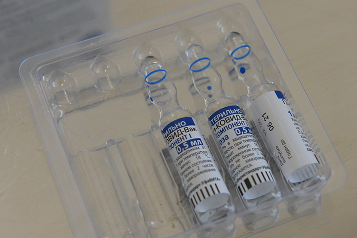 Организации должны будут вакцинировать не менее 80% сотрудников по предписанию РПН