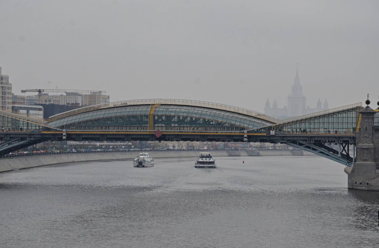 Специалисты готовятся к надвижке пролетных строений моста через затон Новинки