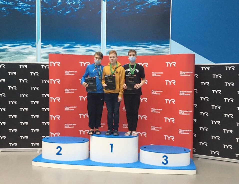 Три медали привезли спортсмены школы №47 с турнира по плаванию в «ЗИЛе»