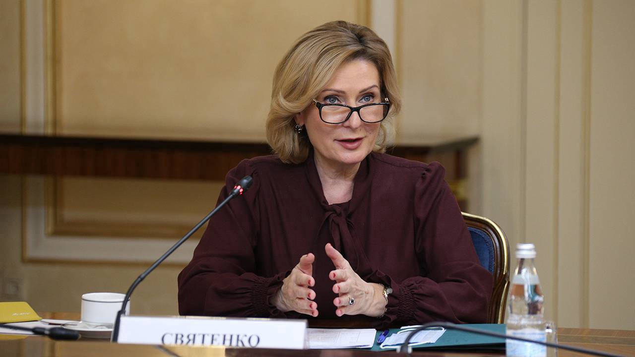 Сенатор Святенко: Нужно развивать и расширять меры поддержки приемных семей в Москве
