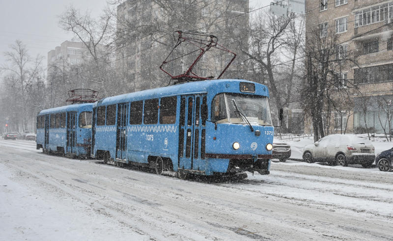 Жителям Москвы дали совет использовать городской общественный транспорт в канун Нового года. Фото: Пелагия Замятина. «Вечерняя Москва»