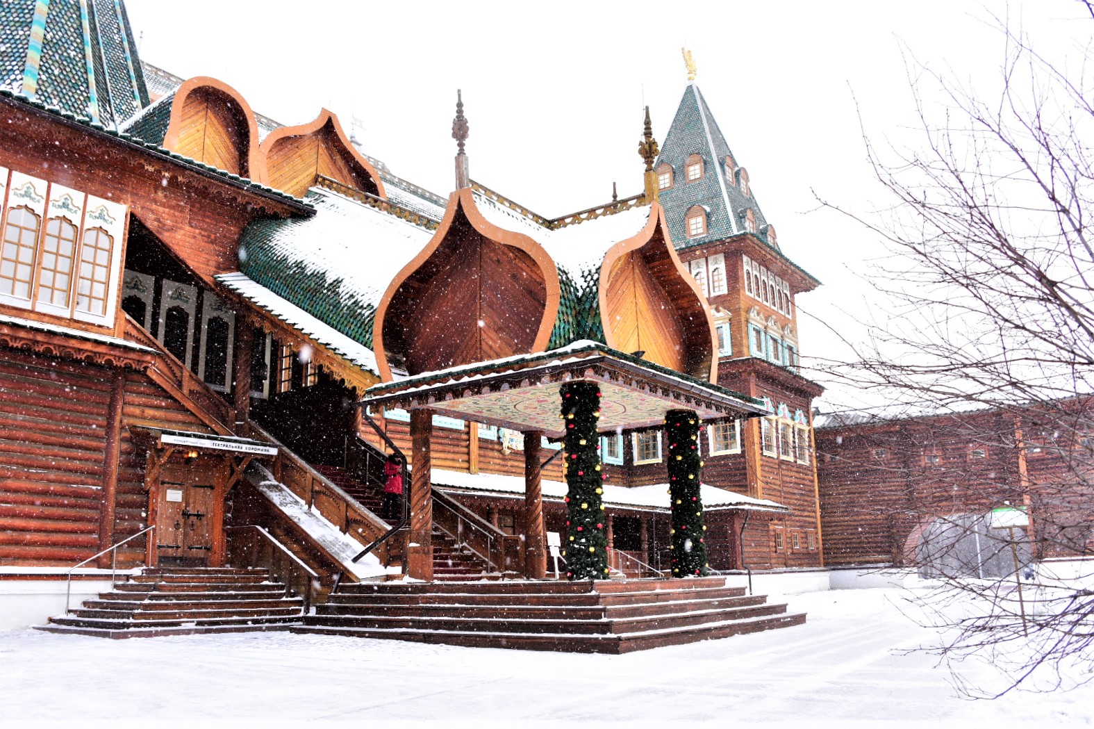 Сезон зимних экскурсий по усадьбе открыли в Музее-заповеднике «Коломенское»