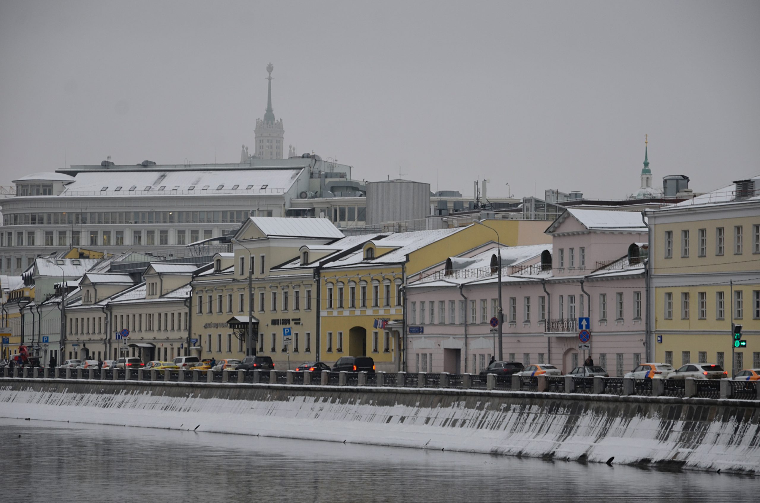 Температура до минус шести и облачность ожидает москвичей в субботу. Фото: Анна Быкова