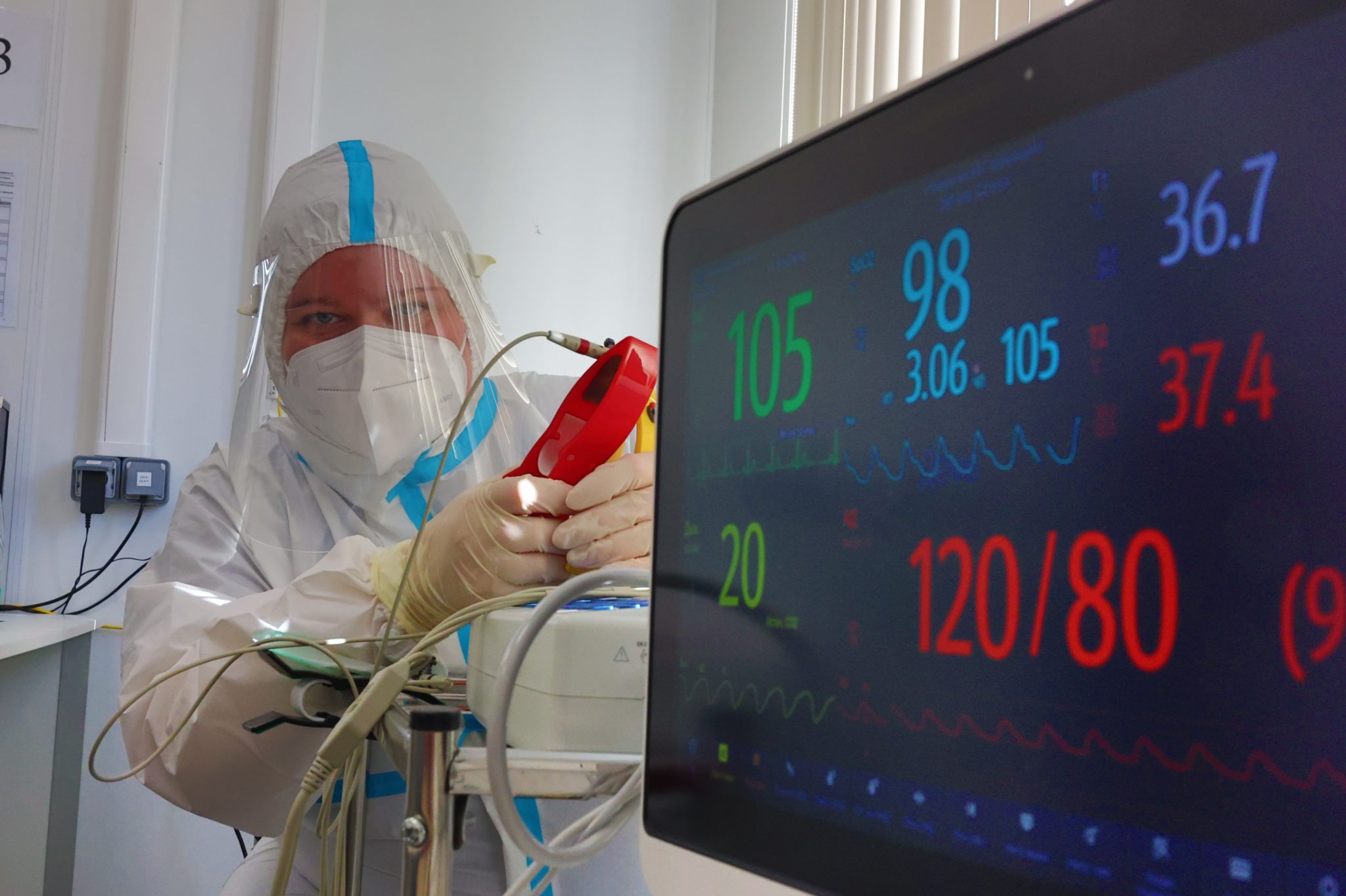 Медики поставили более 2 000 диагнозов COVID-19 в московском регионе за суки. Фото: Виктор Хабаров, «Вечерняя Москва»