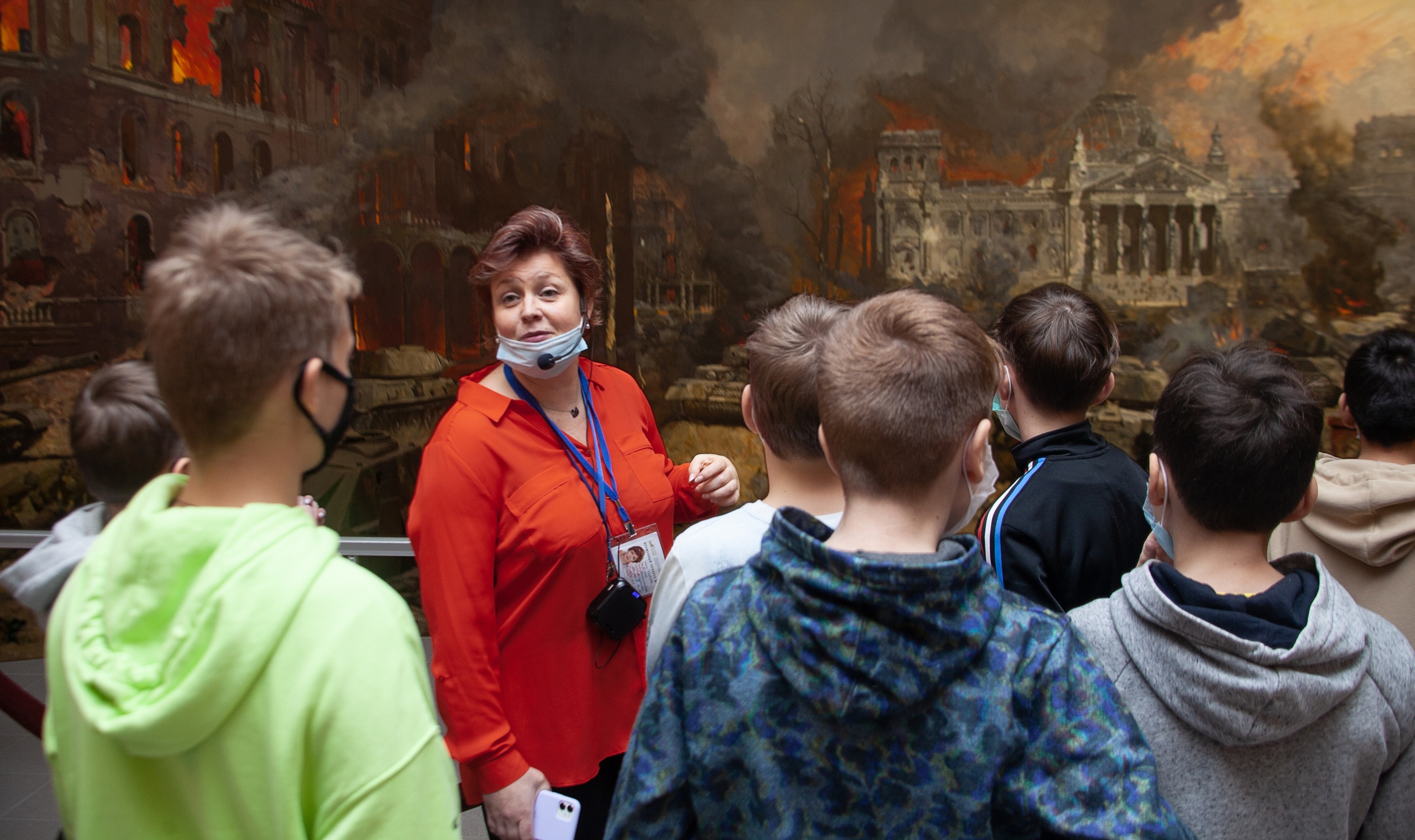 Депутаты Орехова-Борисова Южного организовали для школьников экскурсию в Музей Победы