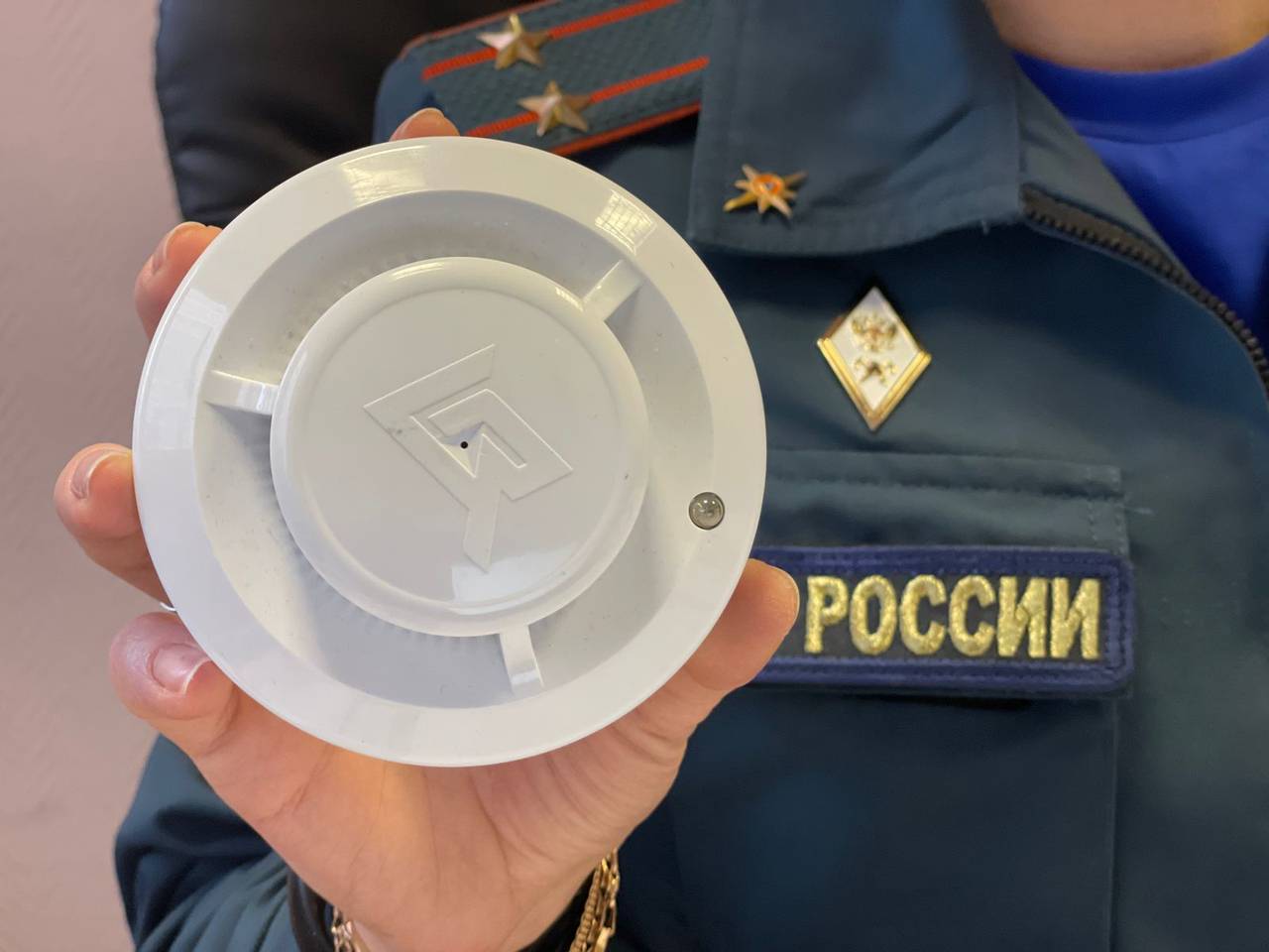 В 2021 году срабатывание пожарных извещателей способствовало спасению почти 600 человек, в том числе 245 детей
