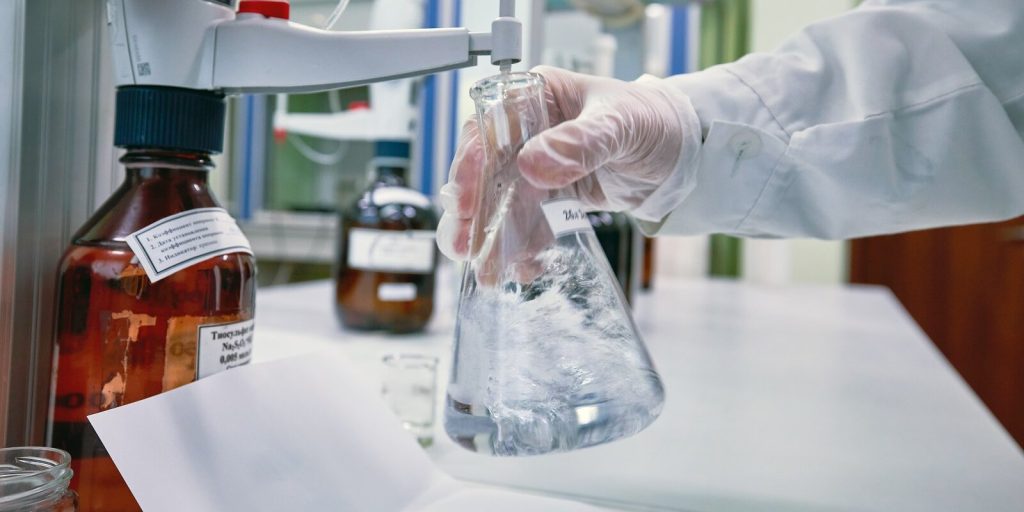 Специалисты проверили качество воды в 2021 году более двух миллионов раз. Фото: сайт мэра Москвы