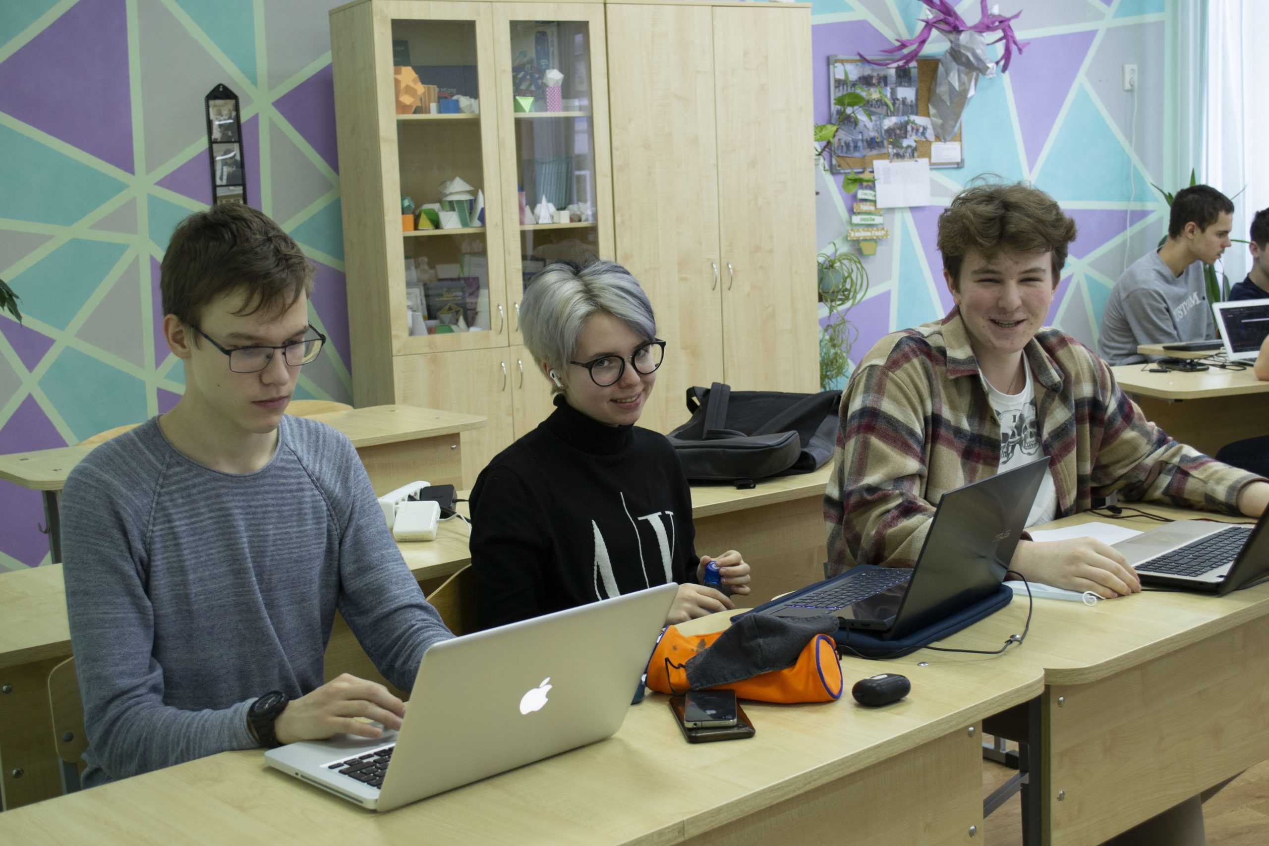 Хакатон программистов среди московских школьников состоялся в Университетском лицее №1523