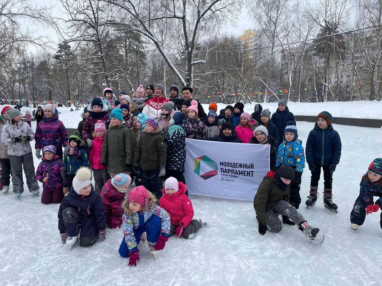 Молодежная палата Царицына и Центр досуга «Личность» провели праздник на ледовом катке в парке «Сосенки»