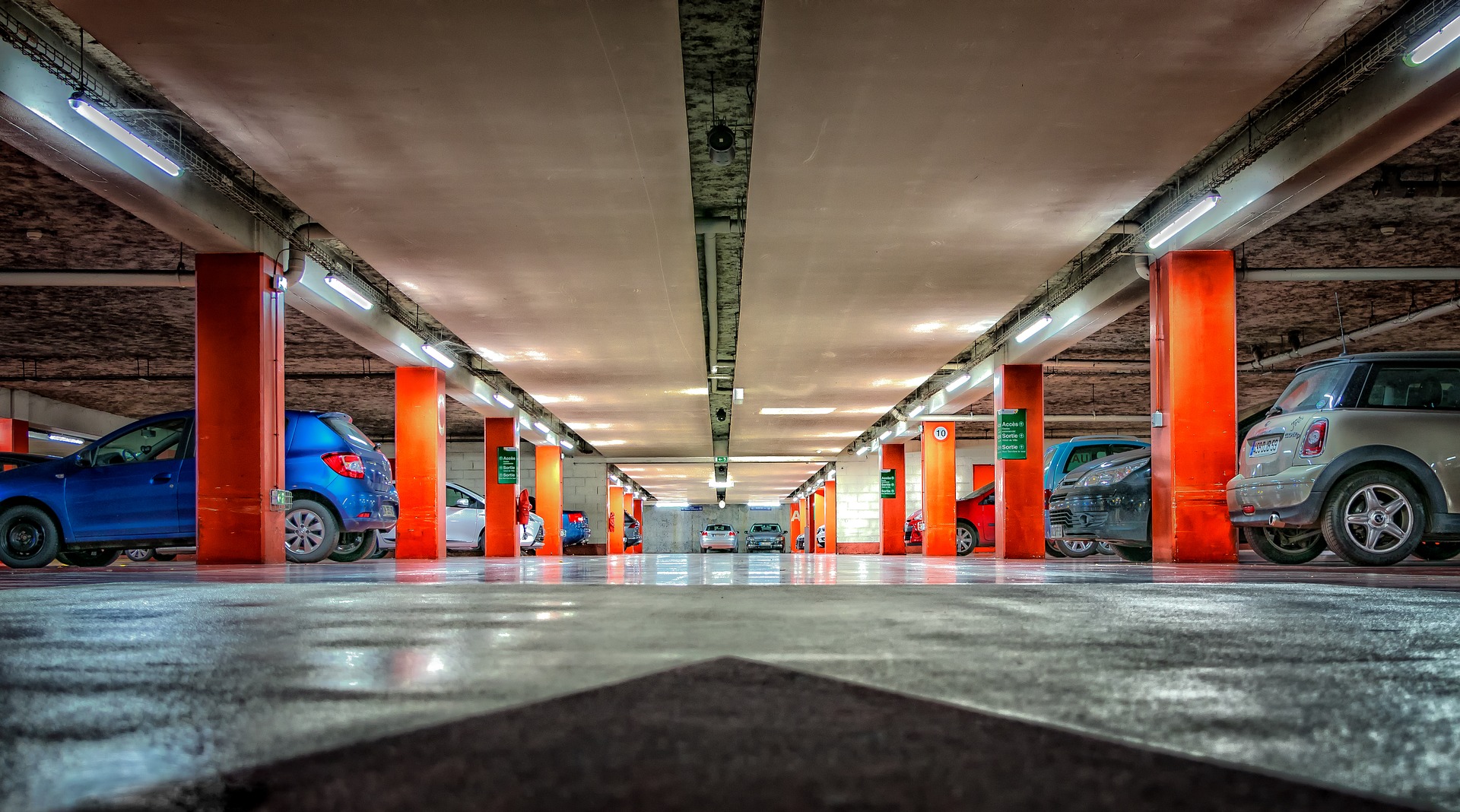 Три квартала с подземным паркингом на 1005 машиномест возвели в Москворечье-Сабурове