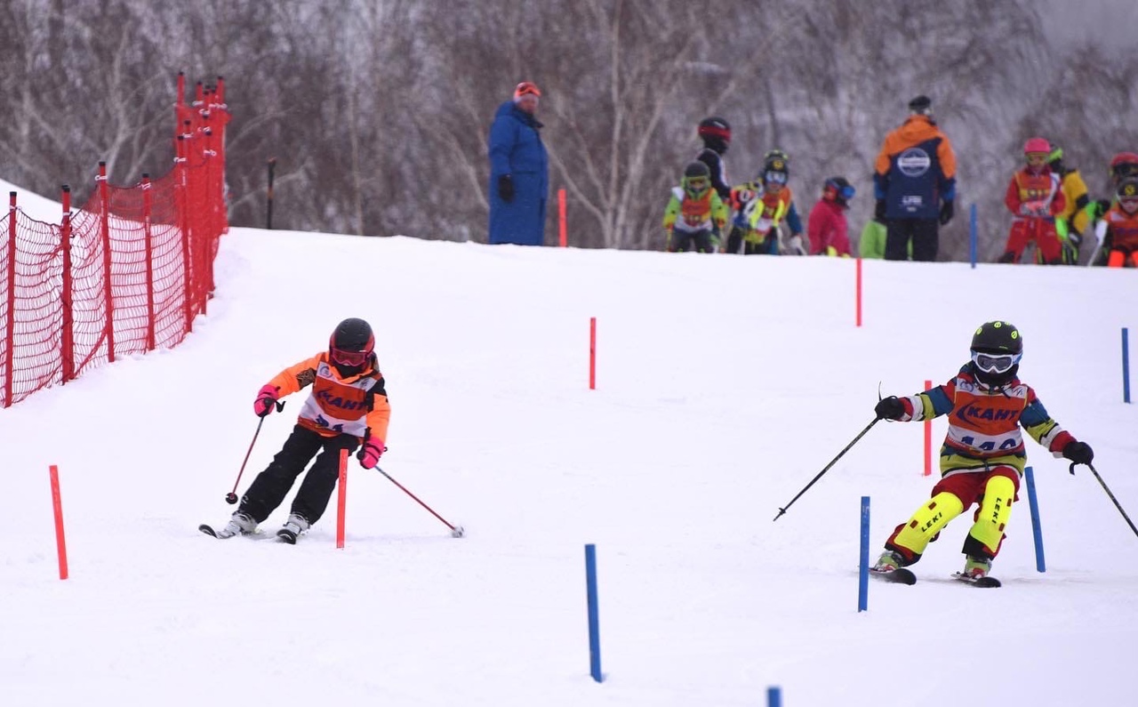 Покорители склонов: юниоры Спортивной школы «Кант» представили Москву на горнолыжном турнире 