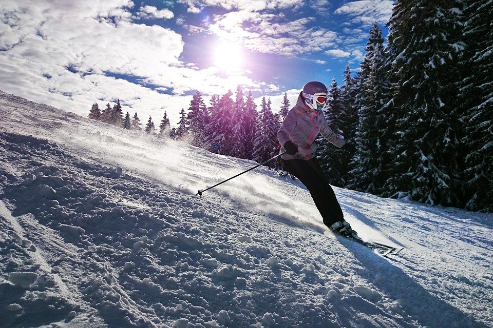 Соревнования по горным лыжам организуют в Спортивном комплексе «Кант»