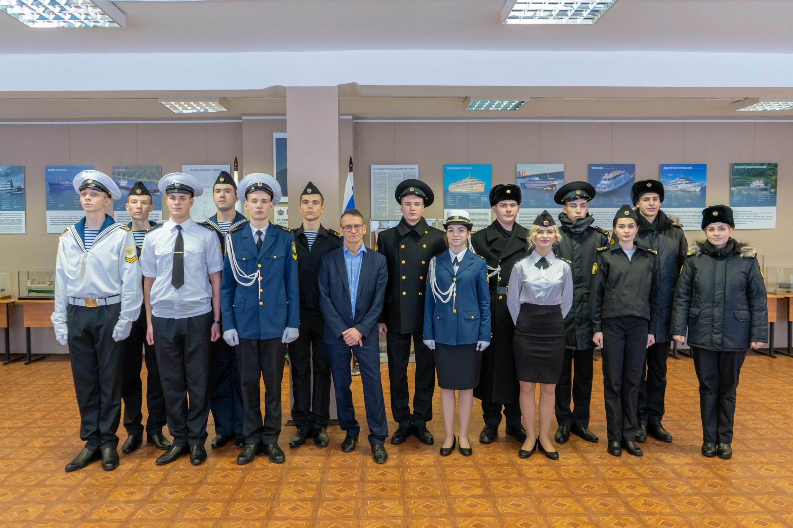 Курсанты Академии водного транспорта переходят на новую форму. Фото: пресс-служба Академии водного трансопрта