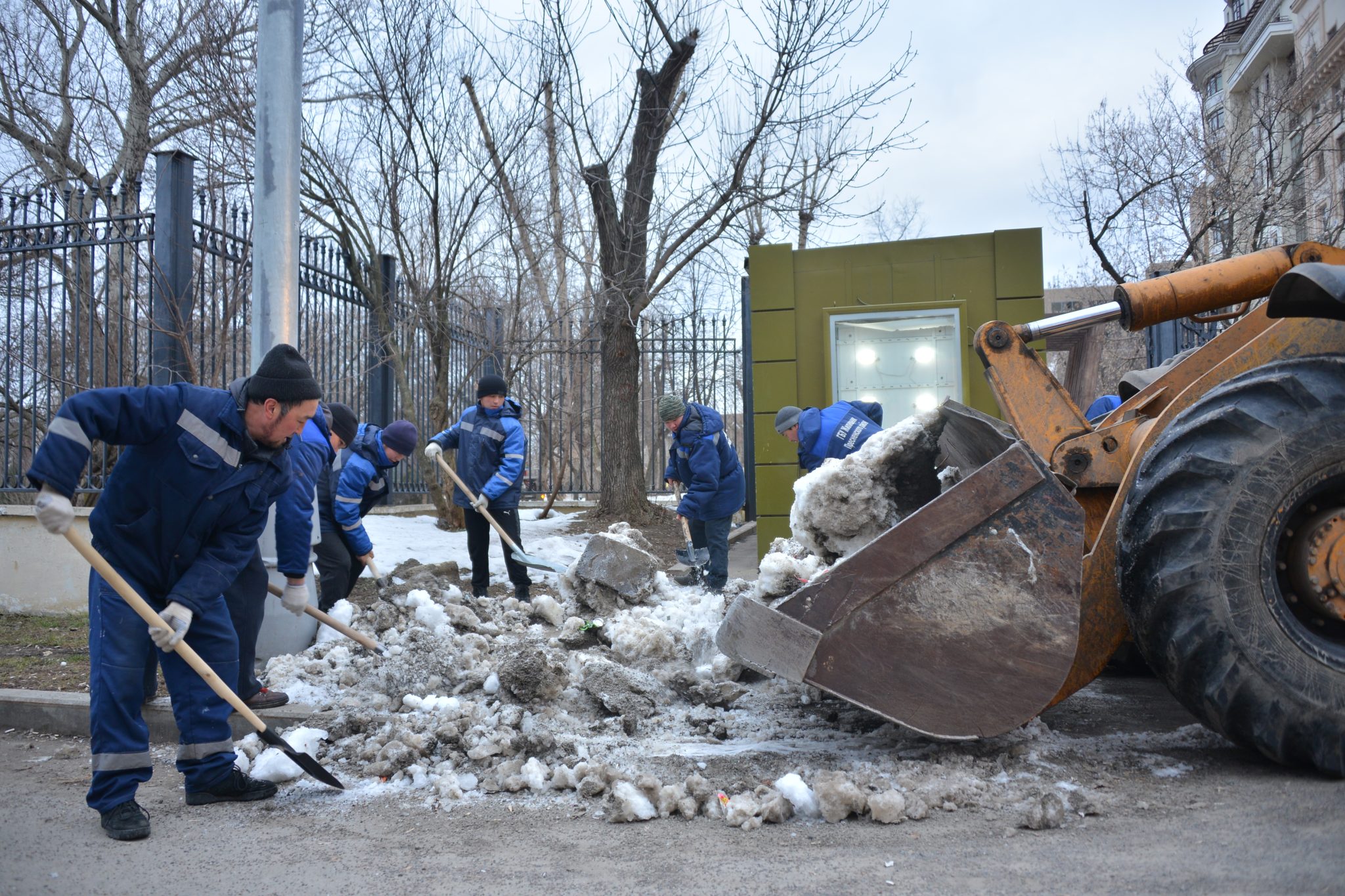 Жилой фонд в Бирюлево Западном готовится к весне