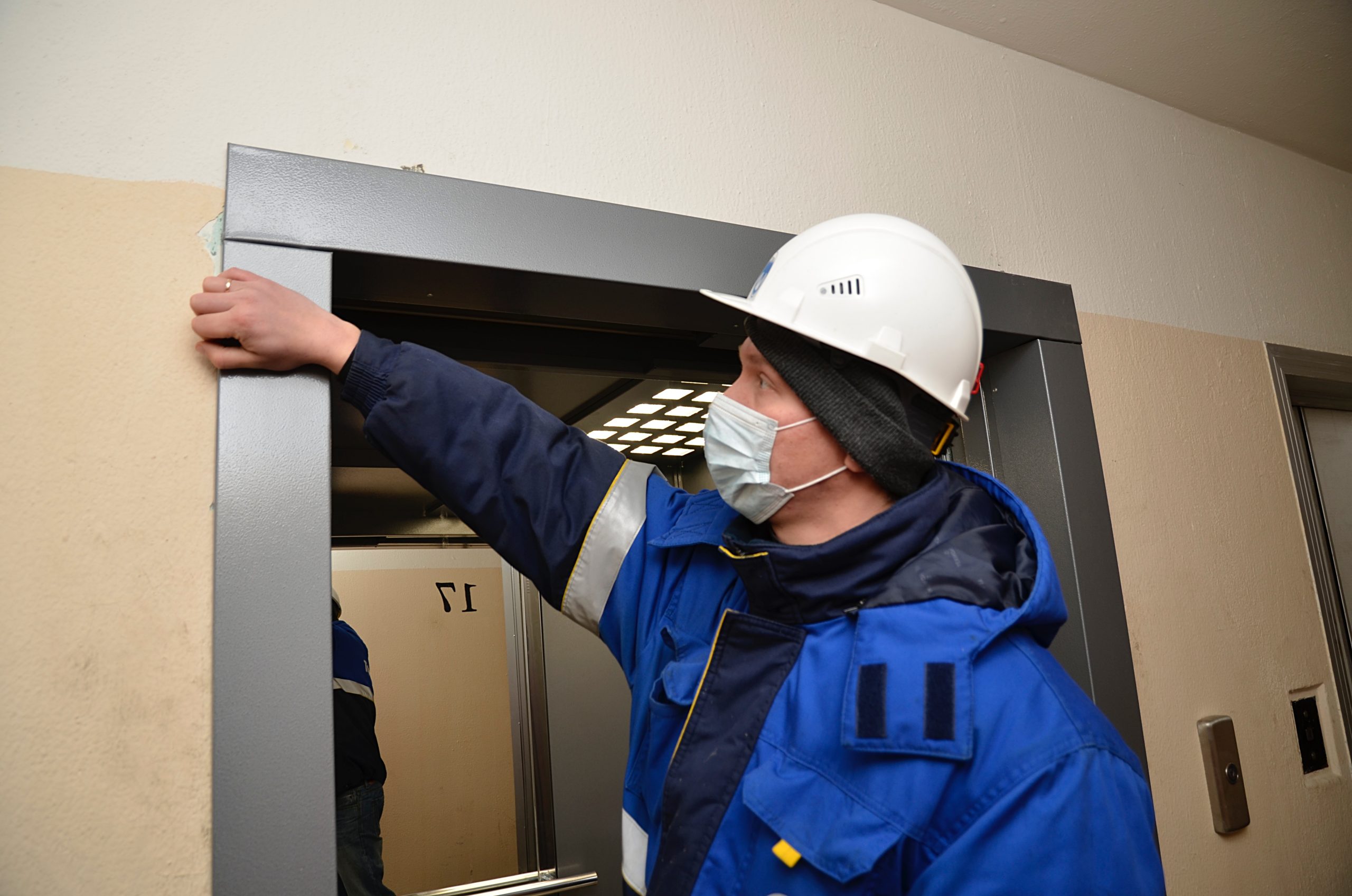 Медицинские лифты с обеззараживанием воздуха разработали в Москве