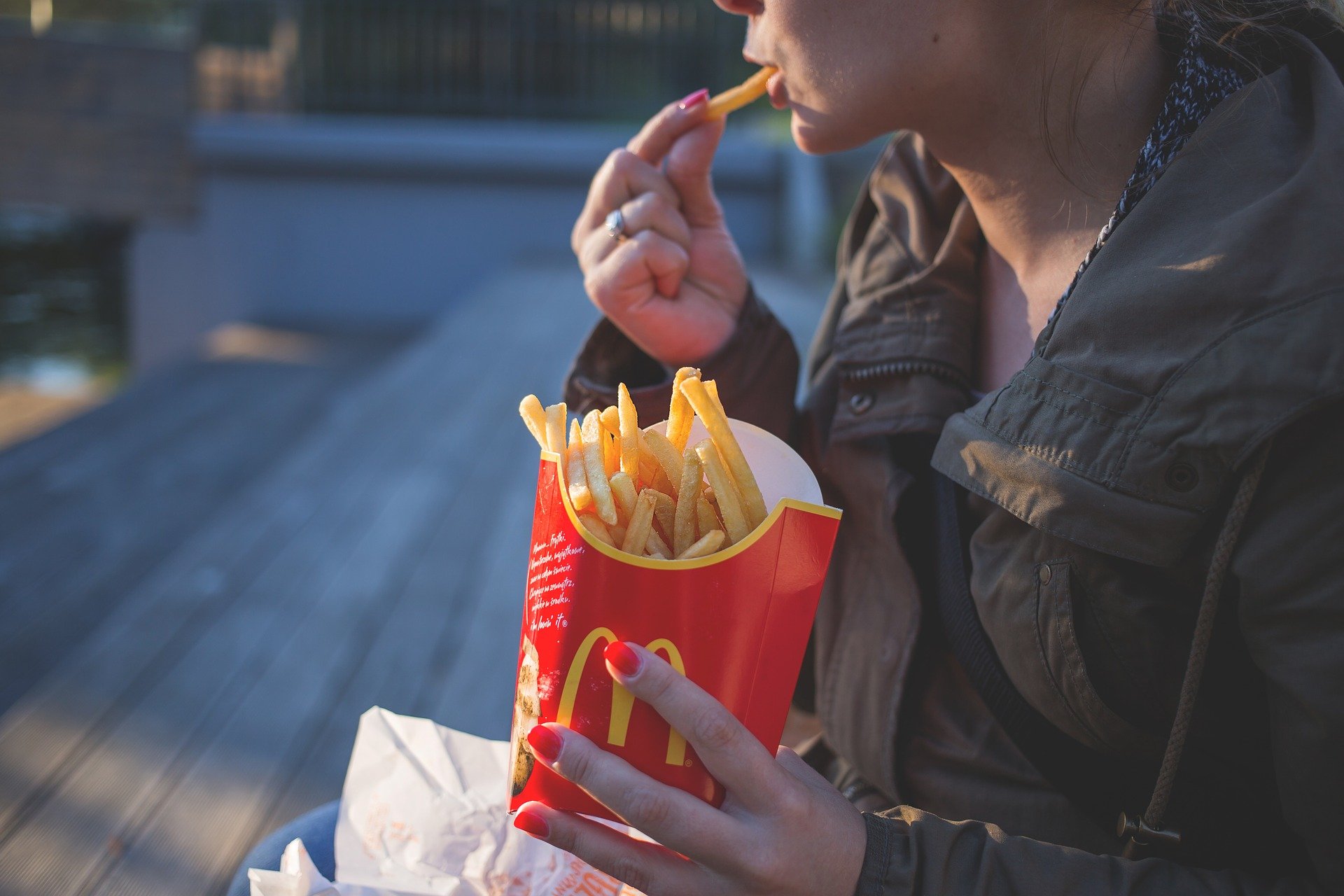 Операционные и логистические сложности стали причиной паузы в работе McDonald`s в России