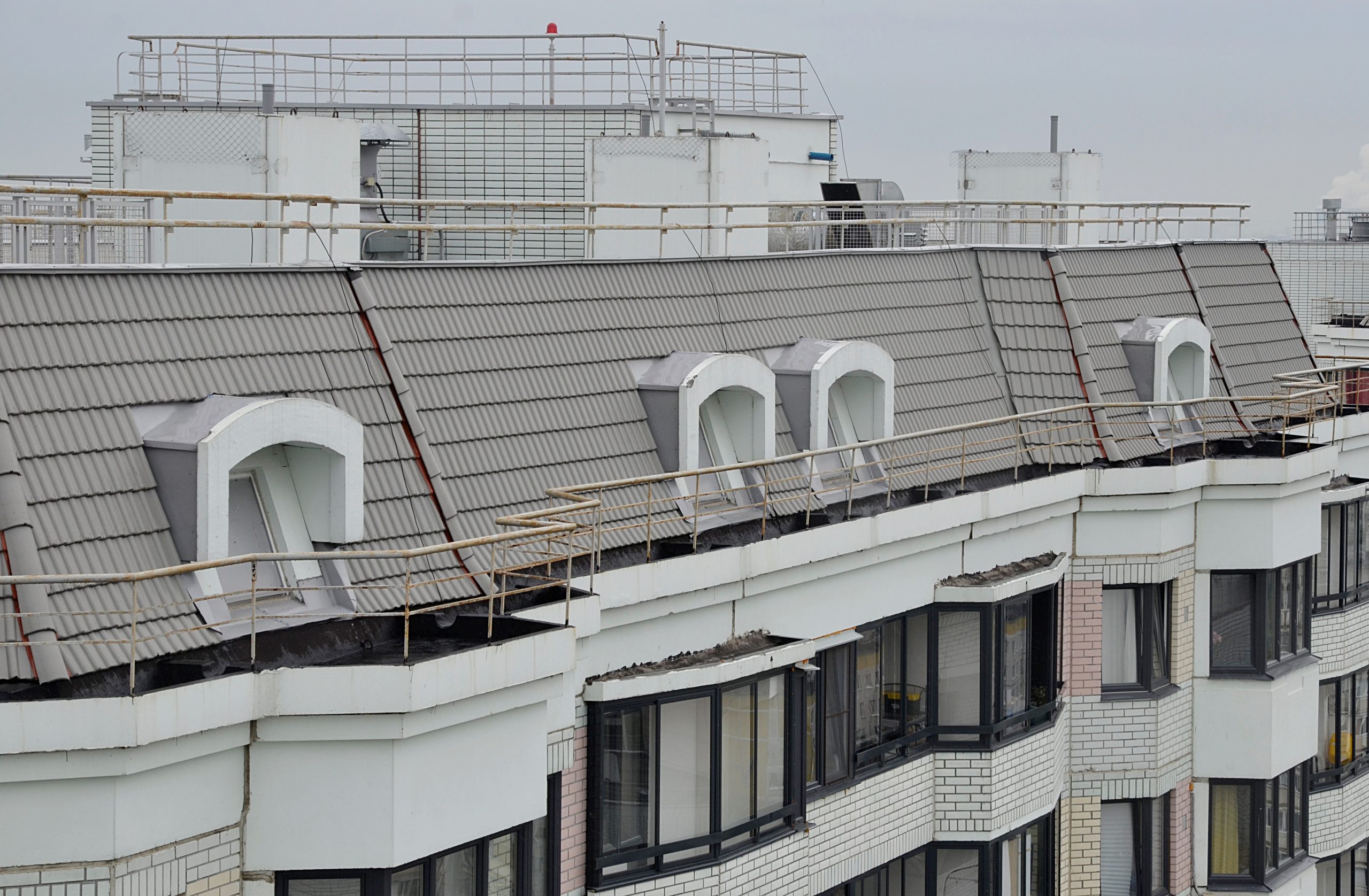 Крыши жилых домов капитально отремонтируют в столице