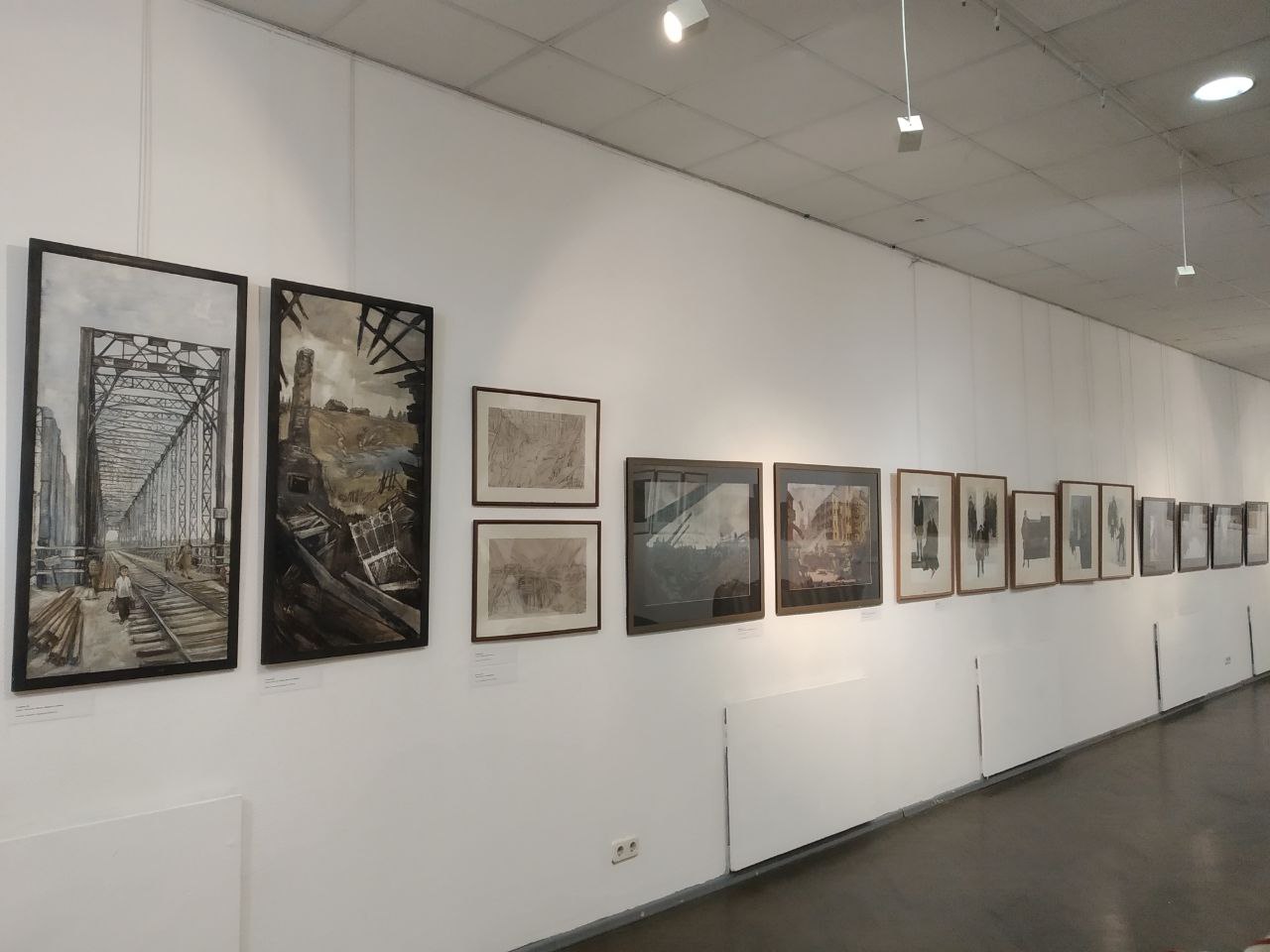 Война глазами художников: выставка работ современных авторов открылась в галерее «Нагорная»