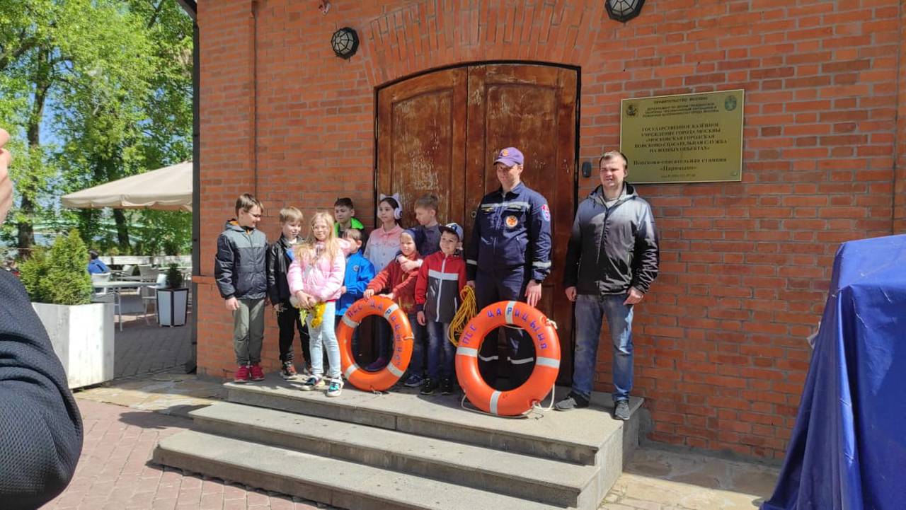 Сотрудники поисково-спасательной станции «Царицыно» гостеприимно распахнули двери для школьников