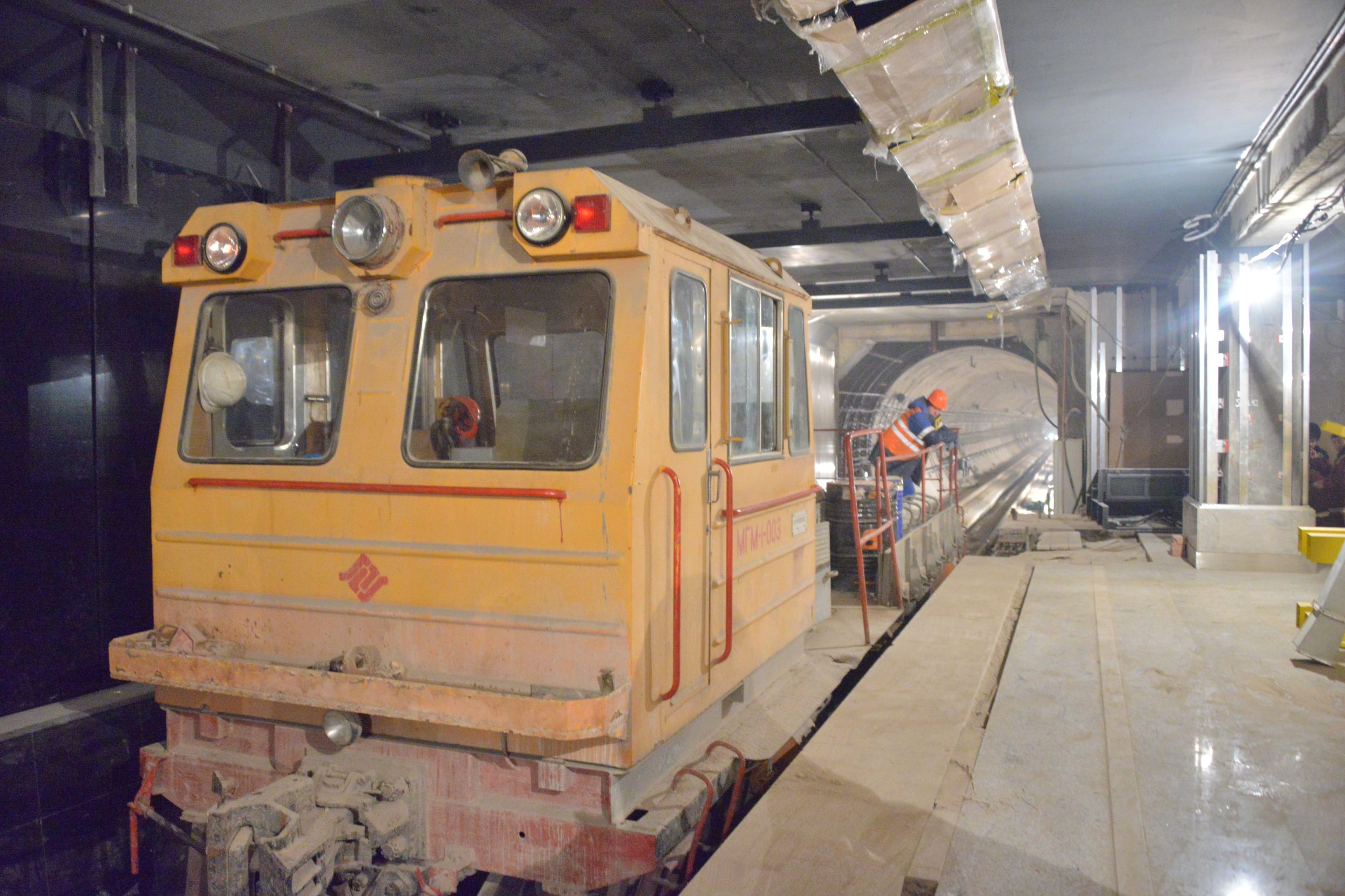 Специалисты подключили к электросетям участок БКЛ метро от станции  «Каширская» до «Каховской»